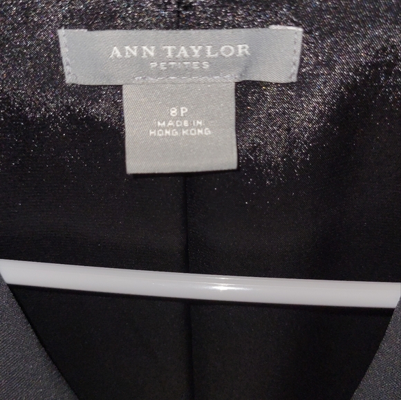 ANN TAYLOR BLACK BLAZER/ SIZE 8 PETITE / TWO BUTTON / ROLLED SLEEVES - Picture 6 of 6